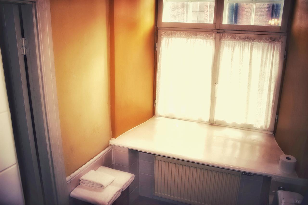 Historical Ekes Konvents 1435 Hotel Riga Room photo