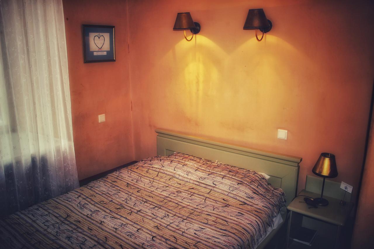 Historical Ekes Konvents 1435 Hotel Riga Room photo